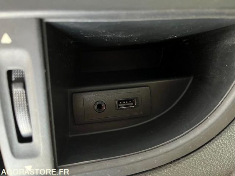 Furgão MERCEDES VITO MIXTO 119 CDI LONG 4X4 7G-TRONIC 6 PLACES: foto 13 Furgão MERCEDES VITO MIXTO 119 CDI LONG 4X4 7G-TRONIC 6 PLACES: foto 13