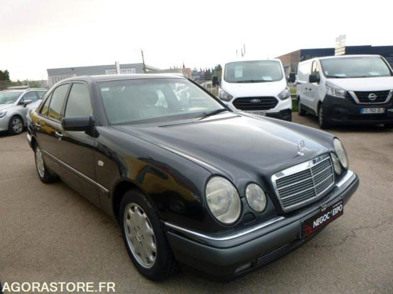 MERCEDES classe E 420 v8 W210 - 1996 - immatriculation espagnole - Automóvel: foto 1 MERCEDES classe E 420 v8 W210 - 1996 - immatriculation espagnole - Automóvel: foto 1