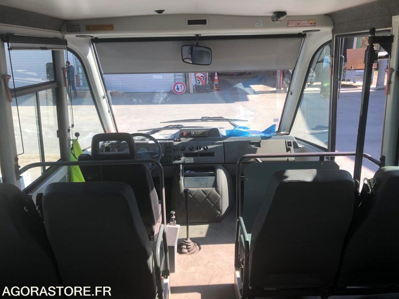 MINI-BUS MERCEDES VARIO - 127178 kms - 2000 - Minibus, Furgão de passageiros: foto 4 MINI-BUS MERCEDES VARIO - 127178 kms - 2000 - Minibus, Furgão de passageiros: foto 4