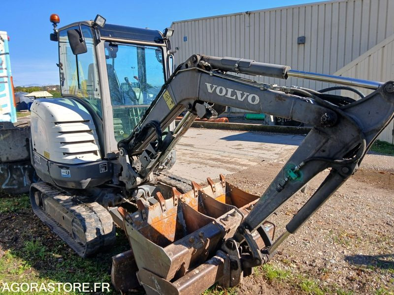 MINI PELLE VOLVO EC 27C - Mini escavadeira: foto 1 MINI PELLE VOLVO EC 27C - Mini escavadeira: foto 1