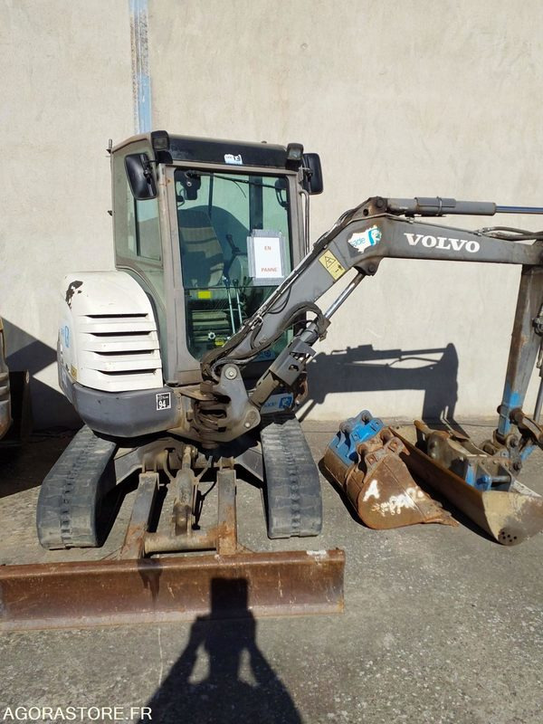MINI PELLE VOLVO EC27C - Escavadeira: foto 1 MINI PELLE VOLVO EC27C - Escavadeira: foto 1