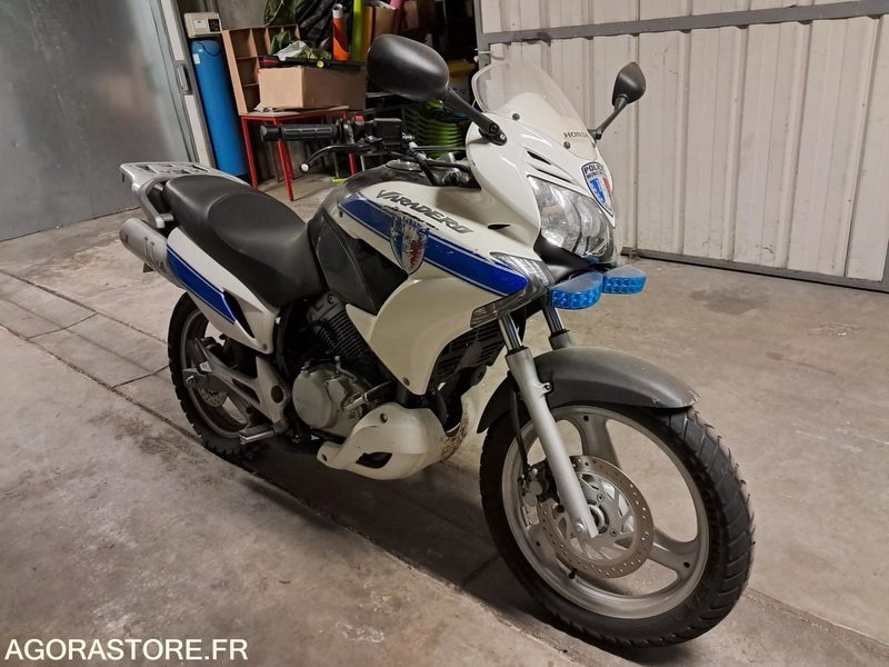 MOTO HONDA VARADERO 125 - Motocicleta: foto 2 MOTO HONDA VARADERO 125 - Motocicleta: foto 2
