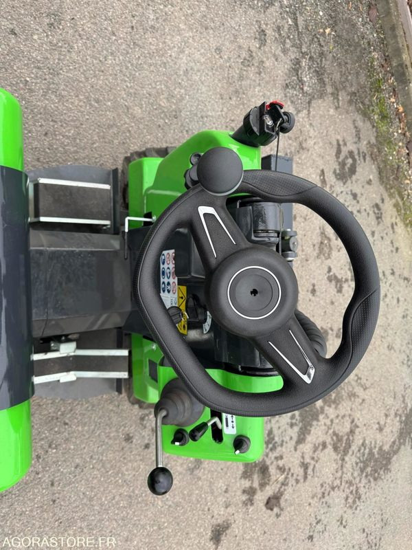 Valet de ferme 3 roues motrices HG-130 - Máquina agrícola: foto 4 Valet de ferme 3 roues motrices HG-130 - Máquina agrícola: foto 4