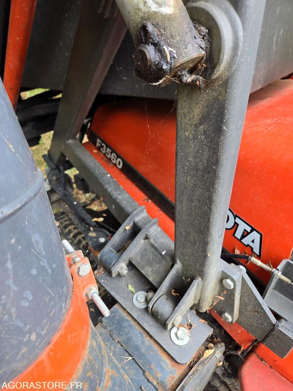 Kubota F 3560 avec bac de rammassage GCD 660F - 2668heures - - Máquina agrícola: foto 5 Kubota F 3560 avec bac de rammassage GCD 660F - 2668heures - - Máquina agrícola: foto 5