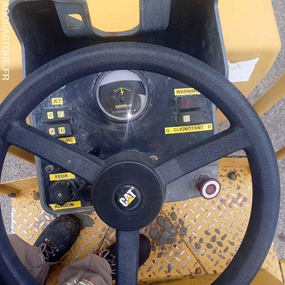 CATERP - CB 224 E - 2008 - 3307h (D8301059) - Máquina de outro: foto 4 CATERP - CB 224 E - 2008 - 3307h (D8301059) - Máquina de outro: foto 4