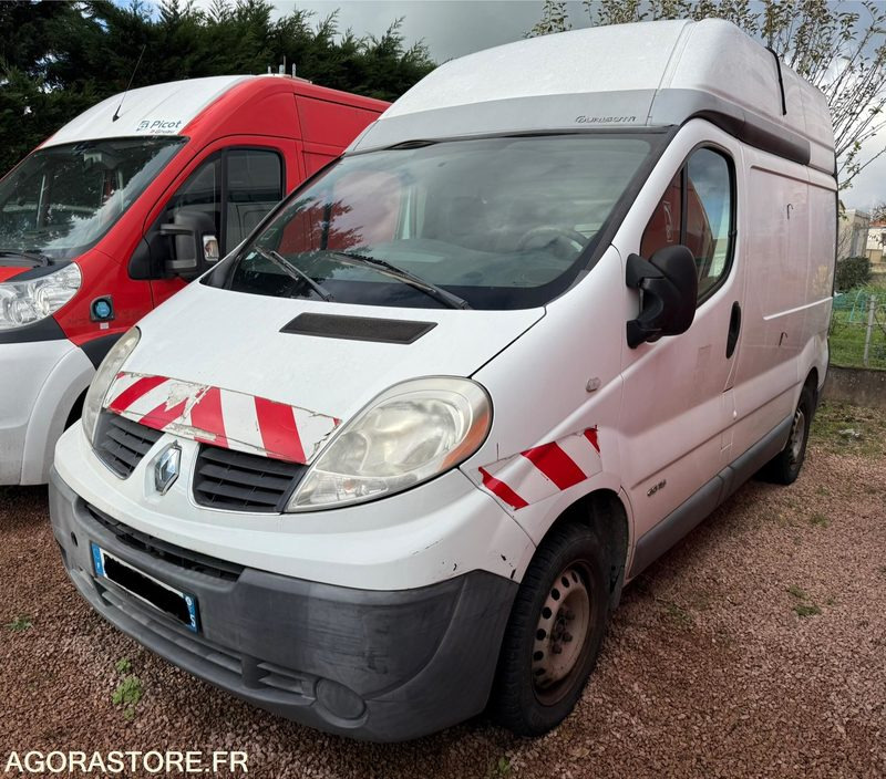 RENAULT TRAFIC 2.0 DCI 115 CH L1H2 - 233176 - 2011 - Máquina de outro: foto 1 RENAULT TRAFIC 2.0 DCI 115 CH L1H2 - 233176 - 2011 - Máquina de outro: foto 1