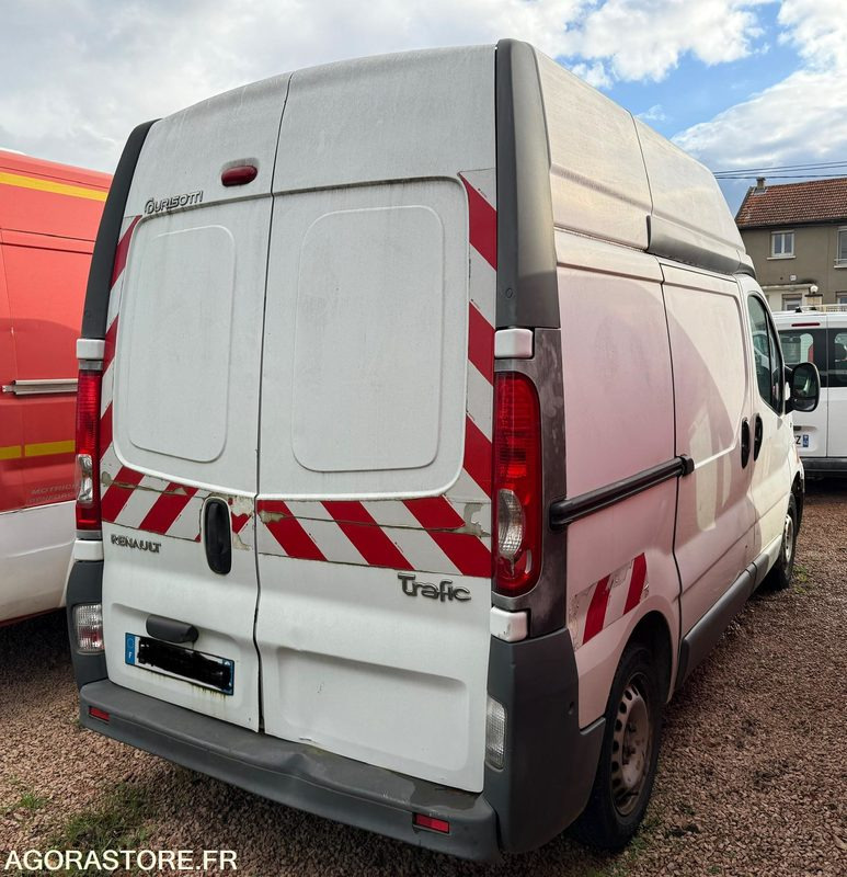 RENAULT TRAFIC 2.0 DCI 115 CH L1H2 - 233176 - 2011 - Máquina de outro: foto 3 RENAULT TRAFIC 2.0 DCI 115 CH L1H2 - 233176 - 2011 - Máquina de outro: foto 3