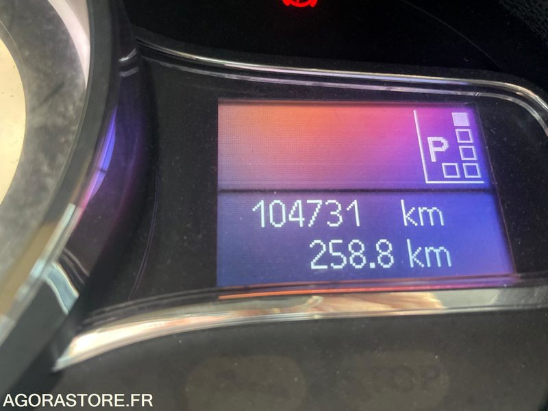 Megane III Phase 3 Estate 1.5 dCi 110 cv BVA DN561LX - Carrinha: foto 5 Megane III Phase 3 Estate 1.5 dCi 110 cv BVA DN561LX - Carrinha: foto 5