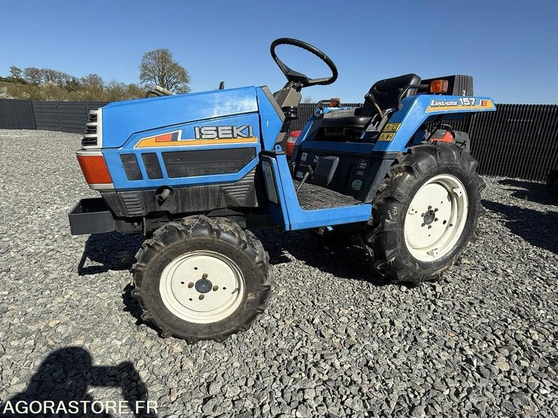 Micro tracteur iseki 157 , 16CV 4x4 3 cylindres , direction assistée - Trator: foto 1 Micro tracteur iseki 157 , 16CV 4x4 3 cylindres , direction assistée - Trator: foto 1