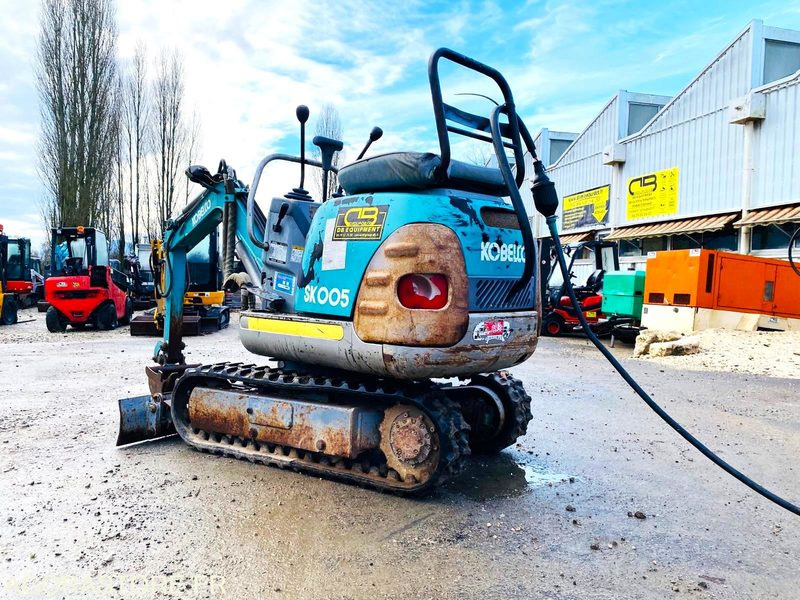 Mini-pelle électrique sur groupe KOBELCO SK005 - Année 1993 - Escavadeira: foto 3 Mini-pelle électrique sur groupe KOBELCO SK005 - Année 1993 - Escavadeira: foto 3