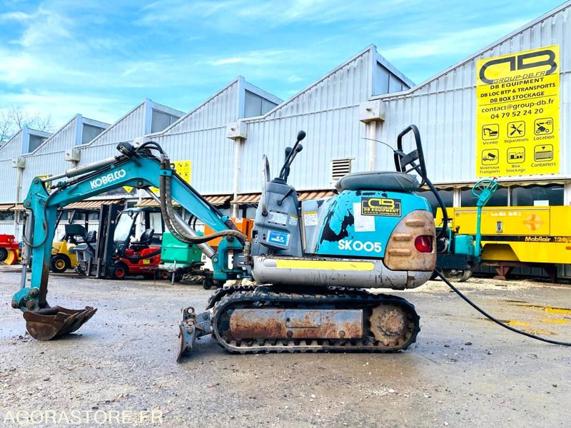 Mini-pelle électrique sur groupe KOBELCO SK005 - Année 1993 - Escavadeira: foto 5 Mini-pelle électrique sur groupe KOBELCO SK005 - Année 1993 - Escavadeira: foto 5