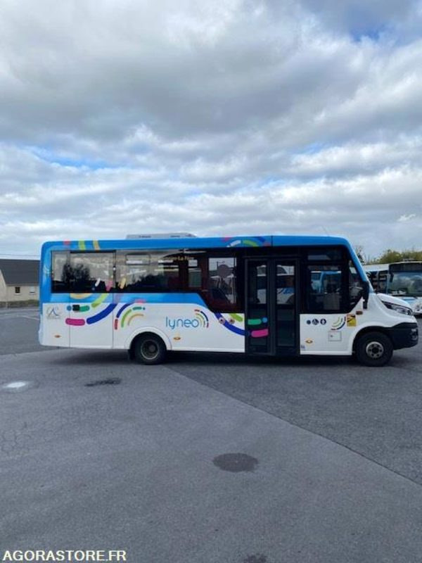 Minibus INDCAR MOBI LOW ENTRY - 27 places - PMR - Minibus, Furgão de passageiros: foto 2 Minibus INDCAR MOBI LOW ENTRY - 27 places - PMR - Minibus, Furgão de passageiros: foto 2