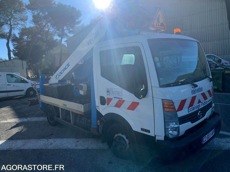 Nacelle élévatrice - 2013 - SOCAGE - Nissan - Cabstar - 91 757 kms - CZ 601 NP - Furgão: foto 3 Nacelle élévatrice - 2013 - SOCAGE - Nissan - Cabstar - 91 757 kms - CZ 601 NP - Furgão: foto 3