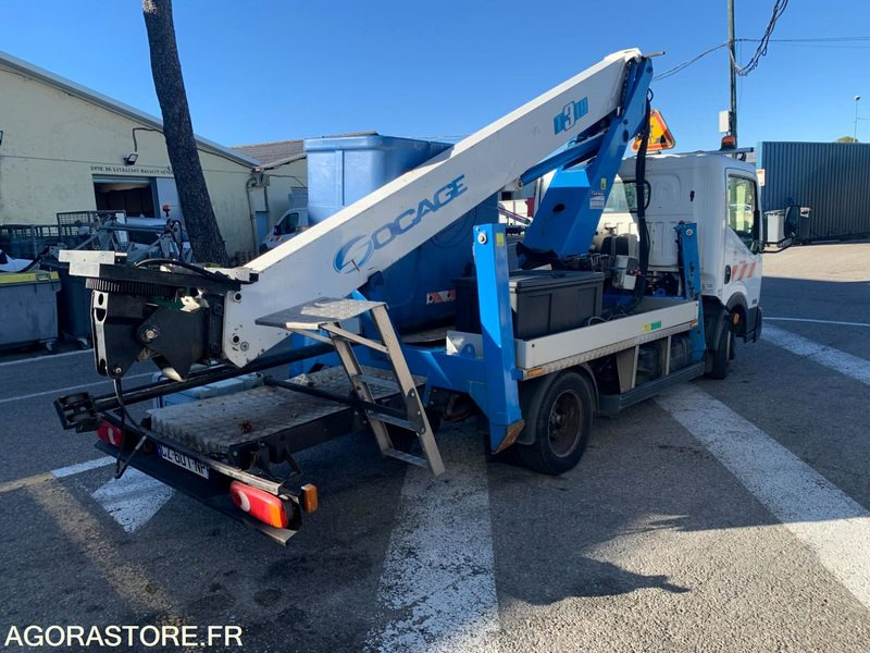 Nacelle élévatrice - 2013 - SOCAGE - Nissan - Cabstar - 91 757 kms - CZ 601 NP - Furgão: foto 4 Nacelle élévatrice - 2013 - SOCAGE - Nissan - Cabstar - 91 757 kms - CZ 601 NP - Furgão: foto 4