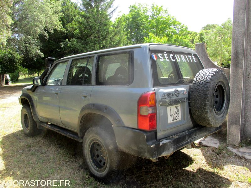 Nissan Patrol Y61 Station Wagon moteur 6 cylindres 4.2 Turbo Diesel 160cv BM5 - SUV: foto 5 Nissan Patrol Y61 Station Wagon moteur 6 cylindres 4.2 Turbo Diesel 160cv BM5 - SUV: foto 5