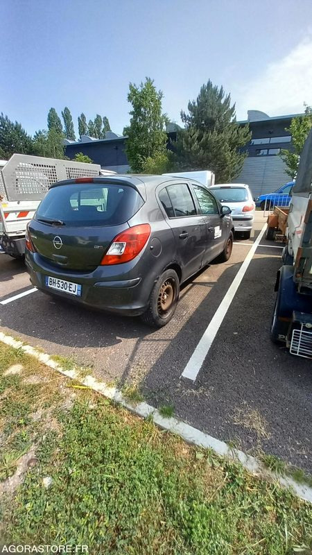 Opel Corsa - Automóvel: foto 2 Opel Corsa - Automóvel: foto 2