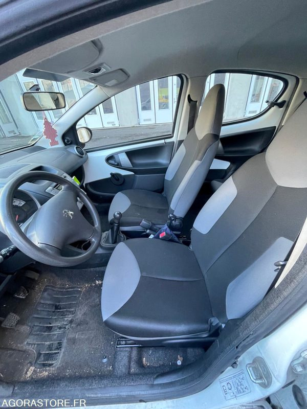 PEUGEOT 107 CL-099-LQ - Automóvel: foto 5 PEUGEOT 107 CL-099-LQ - Automóvel: foto 5