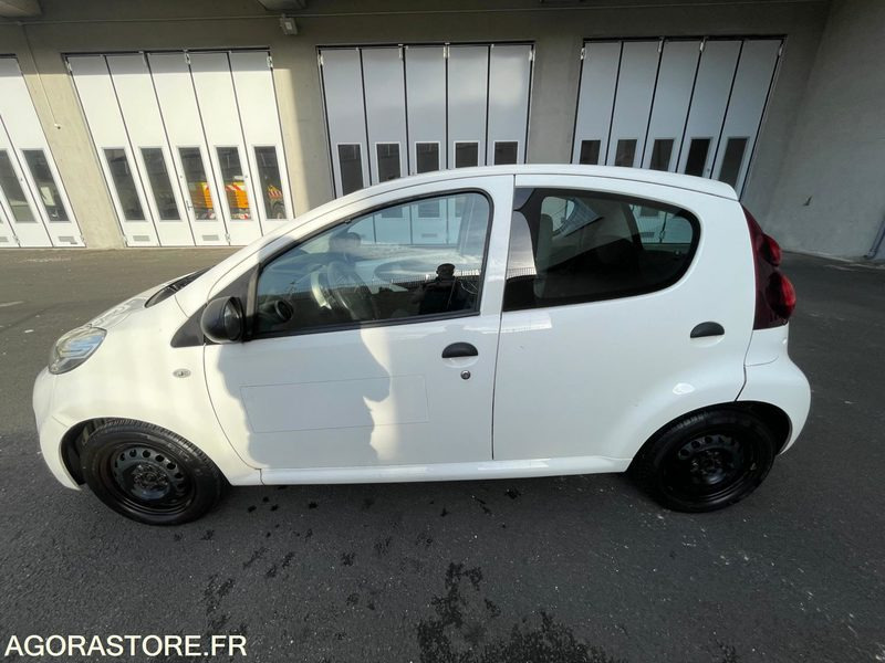 PEUGEOT 107 CL-635-LP - Automóvel: foto 2 PEUGEOT 107 CL-635-LP - Automóvel: foto 2