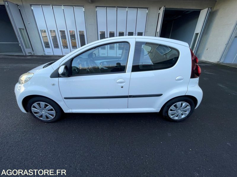 PEUGEOT 107 CZ-774-XE - Automóvel: foto 2 PEUGEOT 107 CZ-774-XE - Automóvel: foto 2