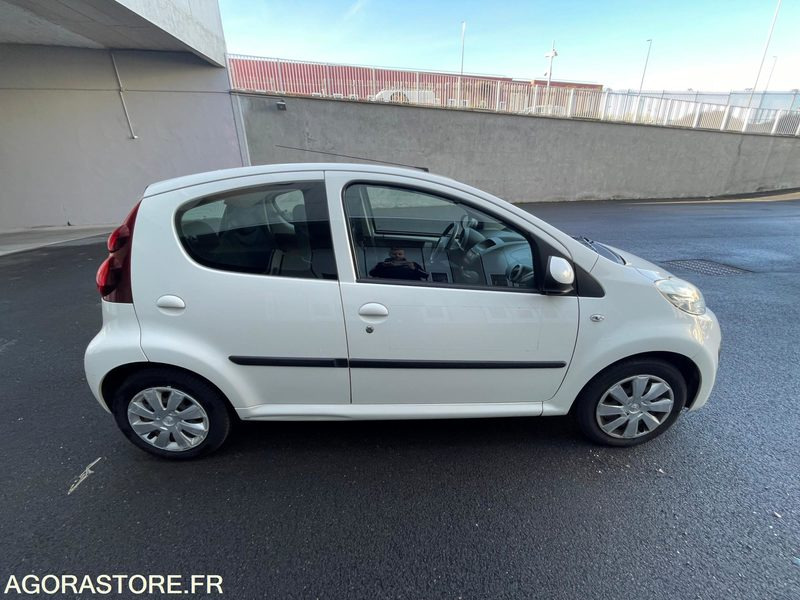 PEUGEOT 107 CZ-774-XE - Automóvel: foto 3 PEUGEOT 107 CZ-774-XE - Automóvel: foto 3