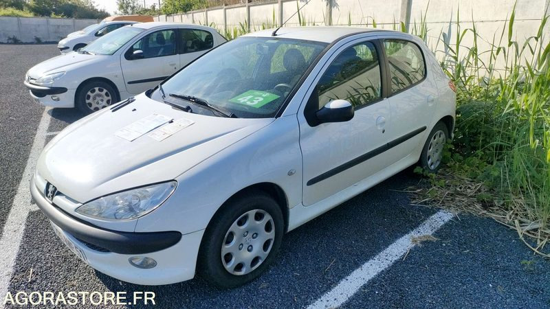 PEUGEOT 206 - 2005 - 127168kms - Automóvel: foto 1 PEUGEOT 206 - 2005 - 127168kms - Automóvel: foto 1