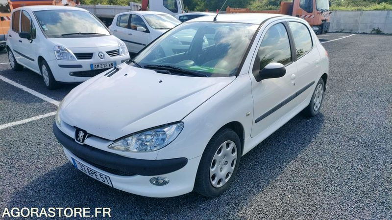 PEUGEOT 206 - 2005 - 209619kms - Automóvel: foto 1 PEUGEOT 206 - 2005 - 209619kms - Automóvel: foto 1