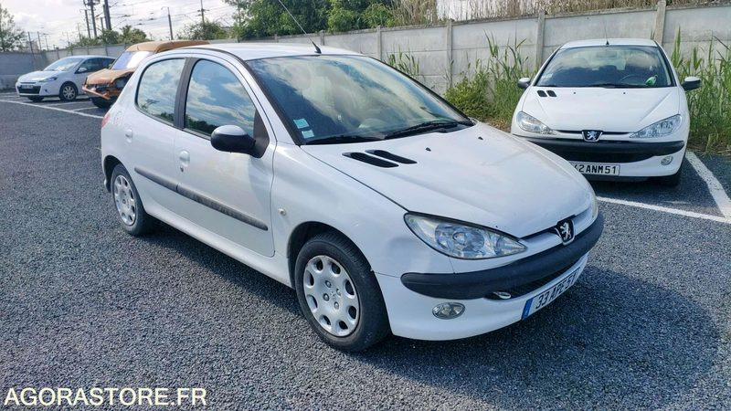 PEUGEOT 206 - 2005 - 209619kms - Automóvel: foto 3 PEUGEOT 206 - 2005 - 209619kms - Automóvel: foto 3