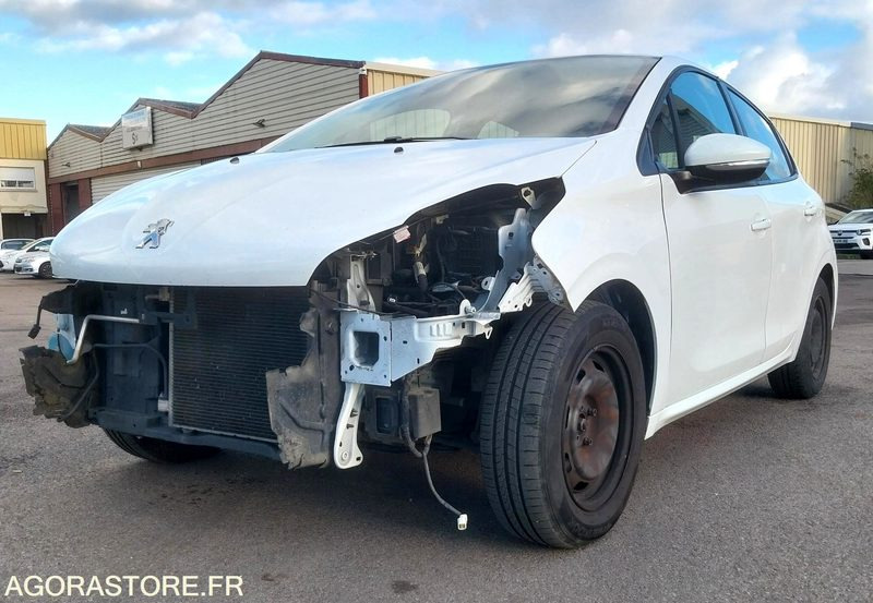 PEUGEOT 208 - 2018 - 121361km - ESSENCE - pour pièces - Automóvel: foto 3 PEUGEOT 208 - 2018 - 121361km - ESSENCE - pour pièces - Automóvel: foto 3