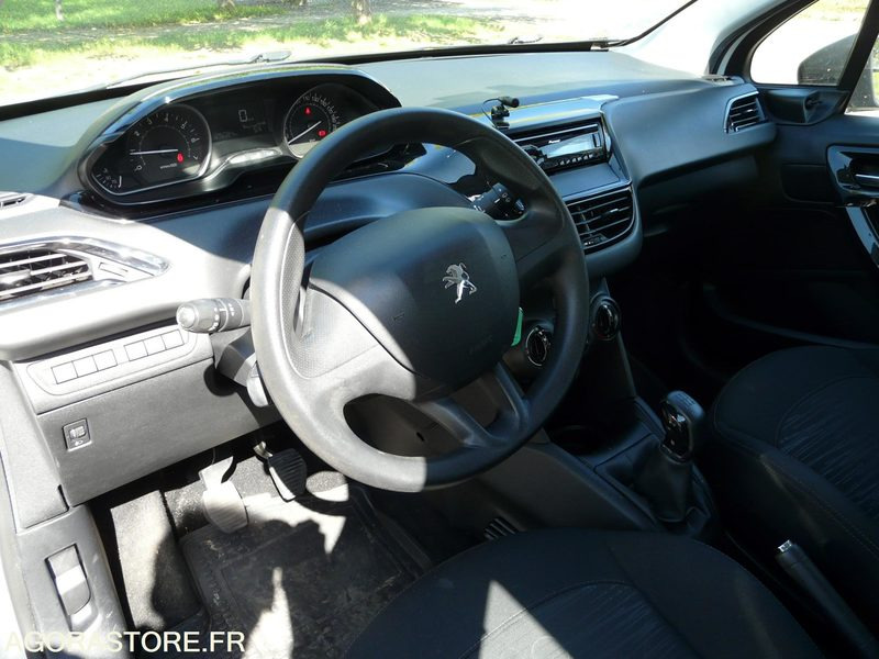 PEUGEOT 208 DX207CZ - Automóvel: foto 5 PEUGEOT 208 DX207CZ - Automóvel: foto 5