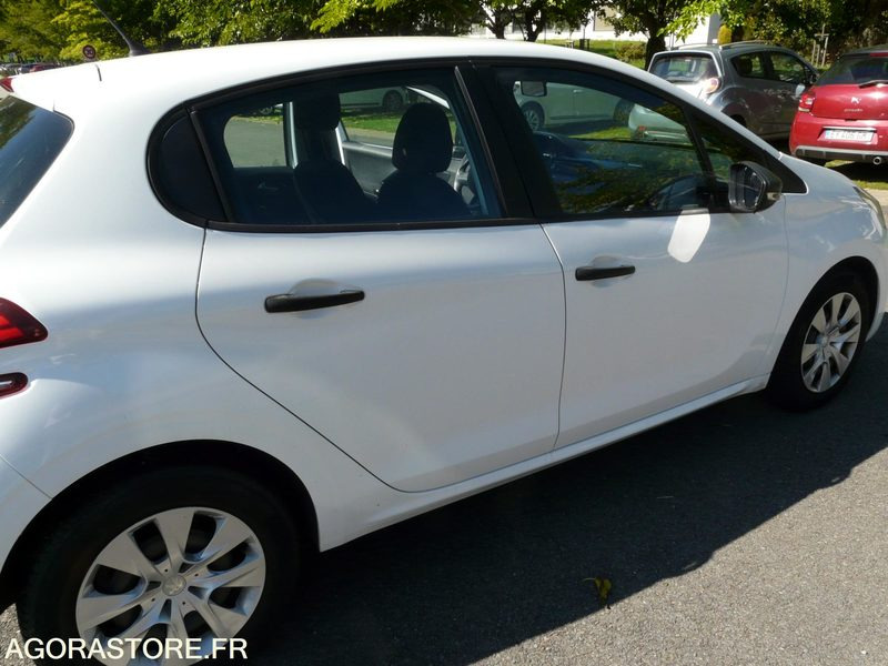 PEUGEOT 208 DX207CZ - Automóvel: foto 3 PEUGEOT 208 DX207CZ - Automóvel: foto 3