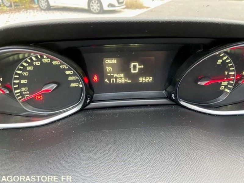 PEUGEOT 308SW - 2016 - 172000 KM - Carrinha: foto 5 PEUGEOT 308SW - 2016 - 172000 KM - Carrinha: foto 5