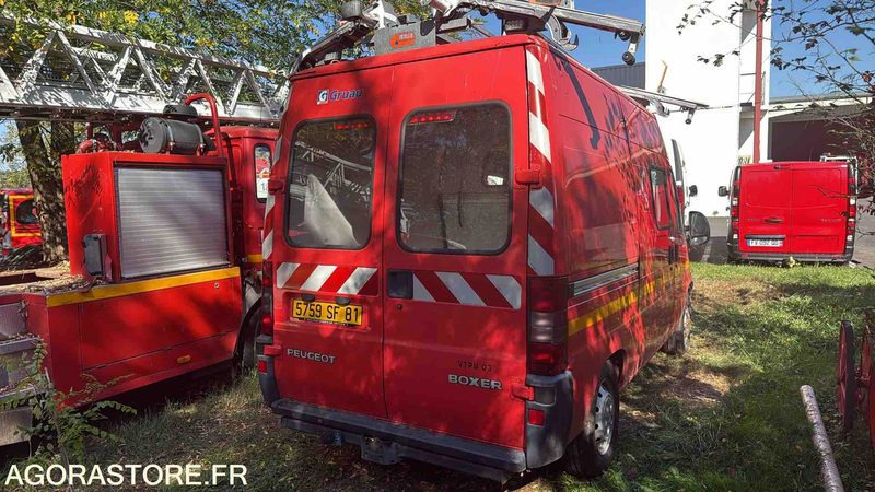 PEUGEOT BOXER - 2001 - 29209KM - Furgão: foto 4 PEUGEOT BOXER - 2001 - 29209KM - Furgão: foto 4