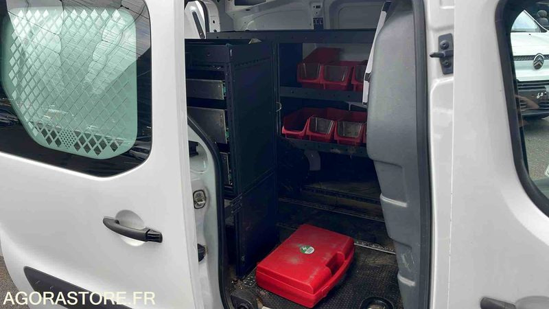 PEUGEOT PARTNER DANGEL - 2016 - 194550KM - EE566FD - Furgão compacto: foto 5 PEUGEOT PARTNER DANGEL - 2016 - 194550KM - EE566FD - Furgão compacto: foto 5