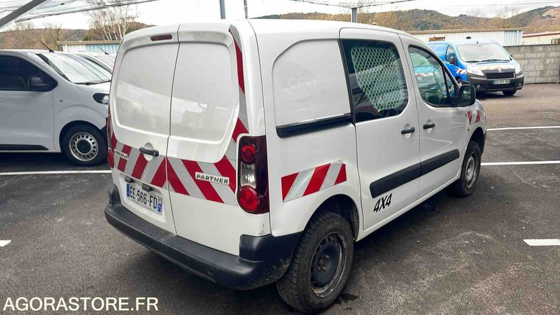 PEUGEOT PARTNER DANGEL - 2016 - 194550KM - EE566FD - Furgão compacto: foto 3 PEUGEOT PARTNER DANGEL - 2016 - 194550KM - EE566FD - Furgão compacto: foto 3