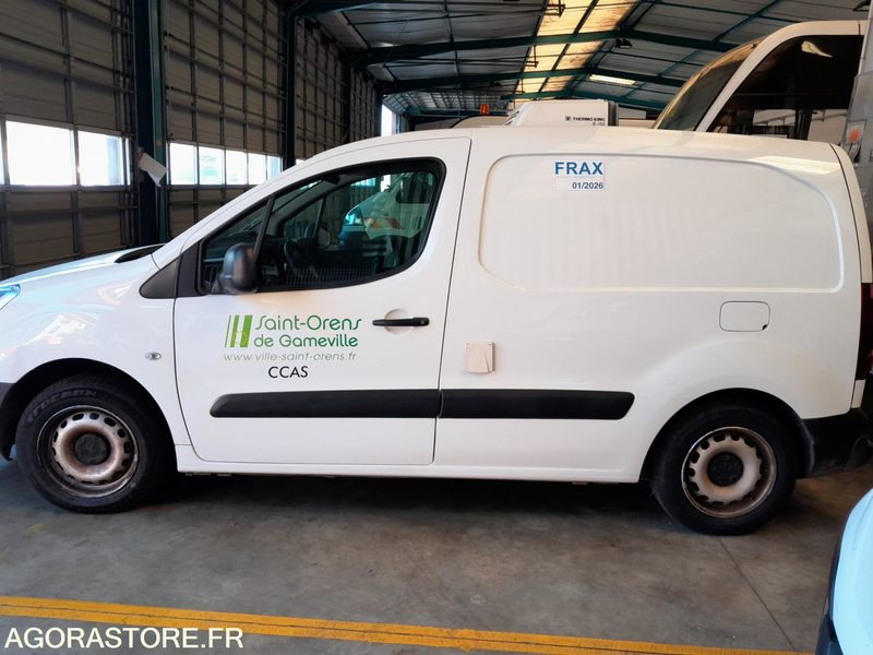 PEUGEOT PARTNER II 1.6 Vti 50026 kms 2016 frigo - Furgão compacto: foto 4 PEUGEOT PARTNER II 1.6 Vti 50026 kms 2016 frigo - Furgão compacto: foto 4