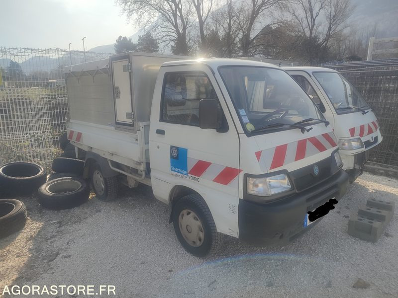 PIAGGIO 866 CZT 38 PORTER VENDU POUR PIECES VENDU SANS CONTROLE TECHNIQUE - Carrinha basculante: foto 2 PIAGGIO 866 CZT 38 PORTER VENDU POUR PIECES VENDU SANS CONTROLE TECHNIQUE - Carrinha basculante: foto 2