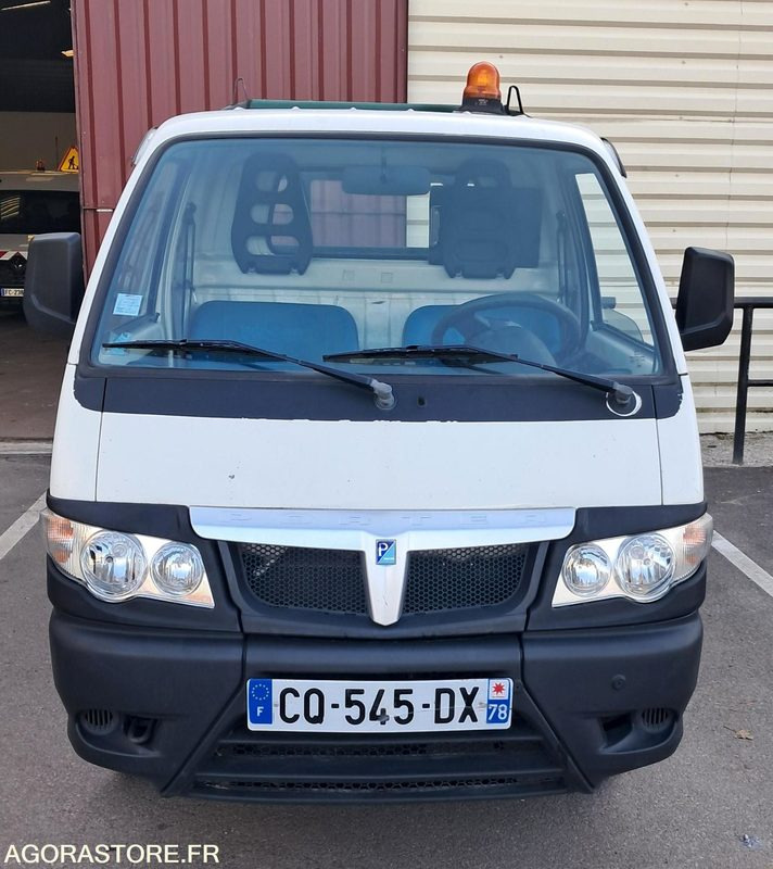 PIAGGIO PORTER - Benne basculante - 2013 - 84 044 kms - ESSENCE - Carrinha basculante: foto 1 PIAGGIO PORTER - Benne basculante - 2013 - 84 044 kms - ESSENCE - Carrinha basculante: foto 1