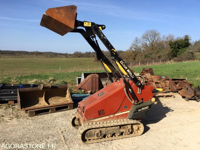 PORTE OUTILS à chenilles DITCH WITCH SK500 - Pá carregadora: foto 1 PORTE OUTILS à chenilles DITCH WITCH SK500 - Pá carregadora: foto 1