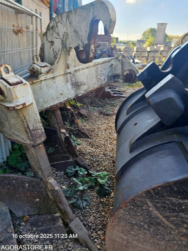 Charue pour Bull 40t Caterpillar D7E - Peça de reposição para Máquina de construção: foto 5 Charue pour Bull 40t Caterpillar D7E - Peça de reposição para Máquina de construção: foto 5