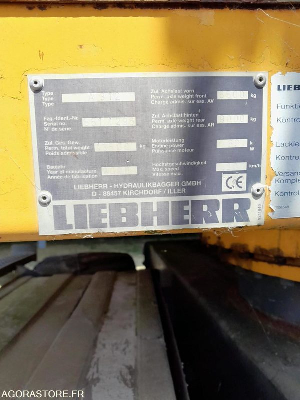 Pelle sur pneus Liebherr A 312 - Escavadeira: foto 3 Pelle sur pneus Liebherr A 312 - Escavadeira: foto 3