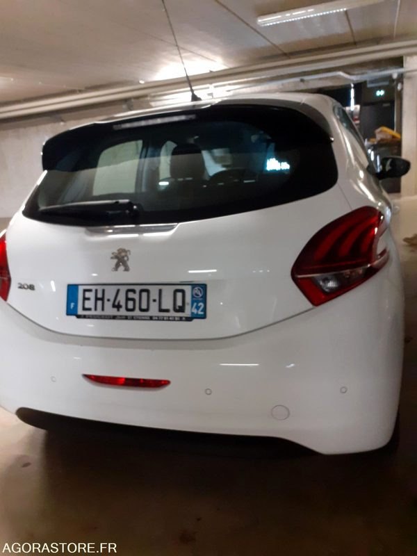 Peugeot 208 - 2016 - 181646kms - Automóvel: foto 4 Peugeot 208 - 2016 - 181646kms - Automóvel: foto 4