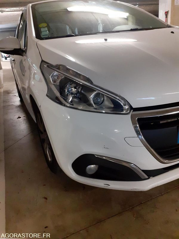 Peugeot 208 - 2016 - 181646kms - Automóvel: foto 1 Peugeot 208 - 2016 - 181646kms - Automóvel: foto 1