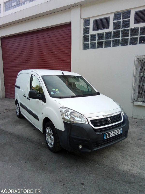 Peugeot. Partner 1.6 HDi 100 CV - 2017 - 123052 kms - Furgão compacto: foto 3 Peugeot. Partner 1.6 HDi 100 CV - 2017 - 123052 kms - Furgão compacto: foto 3