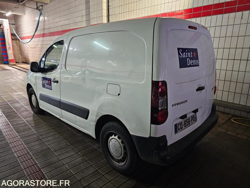 Peugeot Partner - 2013 - 91134kms - CQ 658 PQ - Furgão compacto: foto 4 Peugeot Partner - 2013 - 91134kms - CQ 658 PQ - Furgão compacto: foto 4