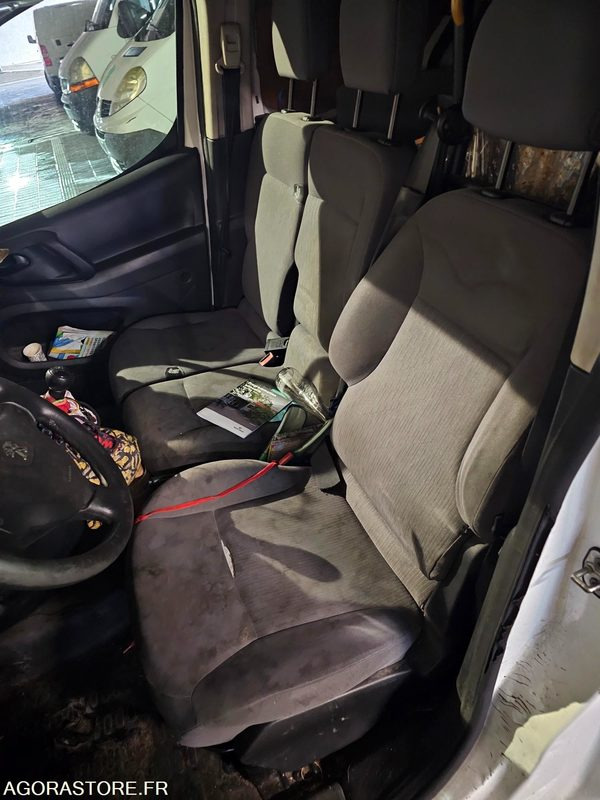 Peugeot Partner - 2014 - 61762kms - DK 345 FR - Furgão compacto: foto 5 Peugeot Partner - 2014 - 61762kms - DK 345 FR - Furgão compacto: foto 5