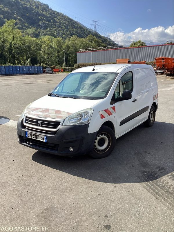 Peugeot Partner - 2017 - 259854kms - (P1006117) - Furgão: foto 1 Peugeot Partner - 2017 - 259854kms - (P1006117) - Furgão: foto 1