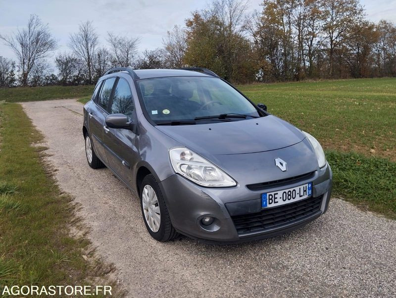 RENAULT CLIO 1.5 DCI - 136000 KILOMETRES - DIESEL - ANNÉE 2010 - Carrinha: foto 2 RENAULT CLIO 1.5 DCI - 136000 KILOMETRES - DIESEL - ANNÉE 2010 - Carrinha: foto 2