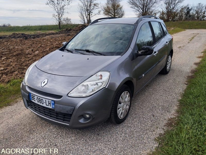 RENAULT CLIO 1.5 DCI - 136000 KILOMETRES - DIESEL - ANNÉE 2010 - Carrinha: foto 1 RENAULT CLIO 1.5 DCI - 136000 KILOMETRES - DIESEL - ANNÉE 2010 - Carrinha: foto 1