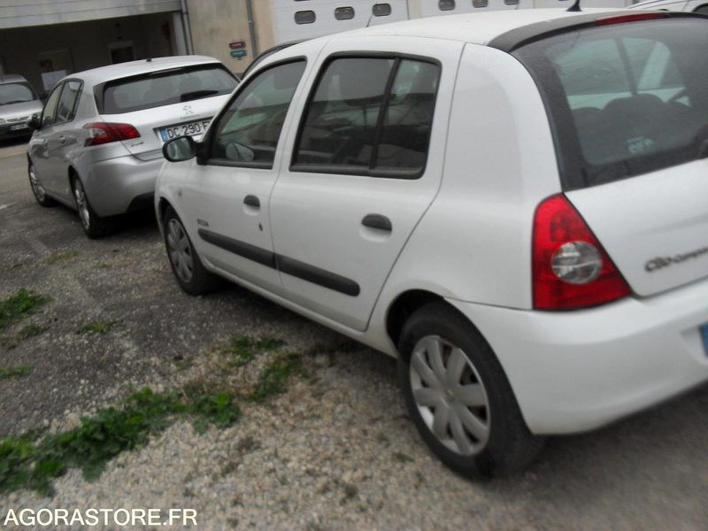 RENAULT CLIO 1.5 DCI 5 PORTES - Automóvel: foto 4 RENAULT CLIO 1.5 DCI 5 PORTES - Automóvel: foto 4