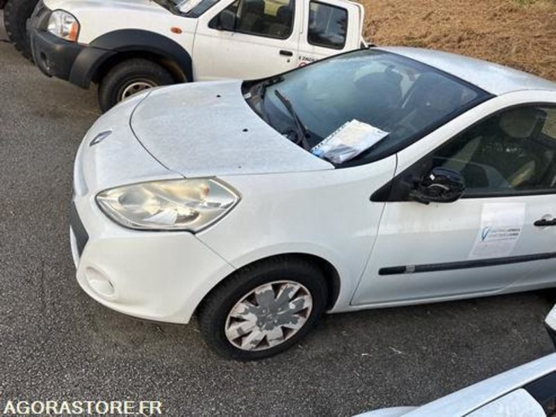 RENAULT CLIO - 2010 - 104062KM - AK212NT - Automóvel: foto 3 RENAULT CLIO - 2010 - 104062KM - AK212NT - Automóvel: foto 3
